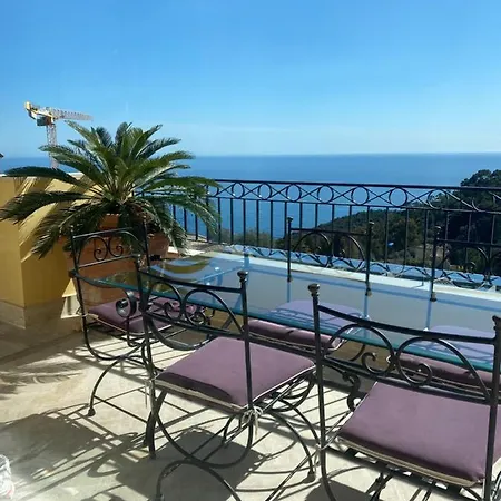 Sunny Panoramic Balcony דירה