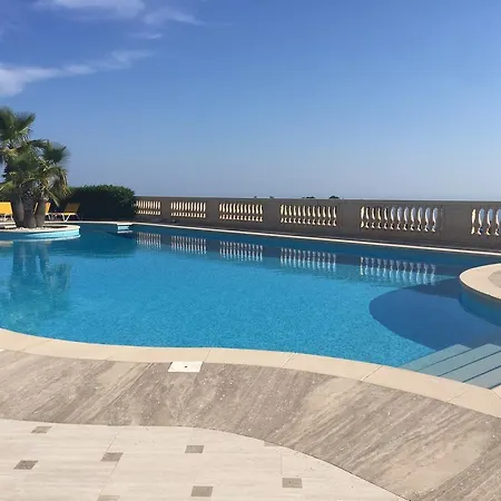 Sunny Panoramic Balcony * אזה