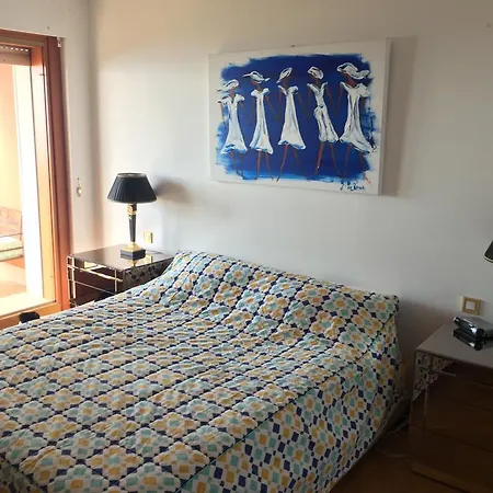 Sunny Panoramic Balcony דירה