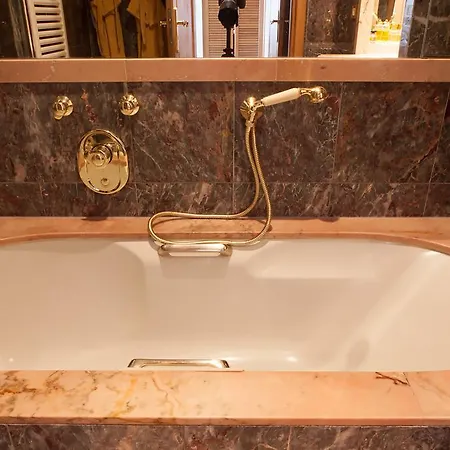 Sunny Panoramic Balcony *