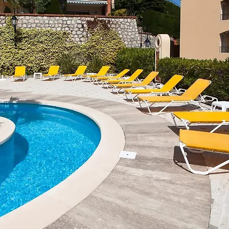 Sunny Panoramic Balcony エズ