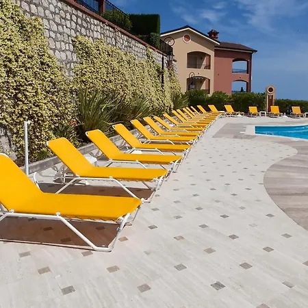דירה Sunny Panoramic Balcony אזה