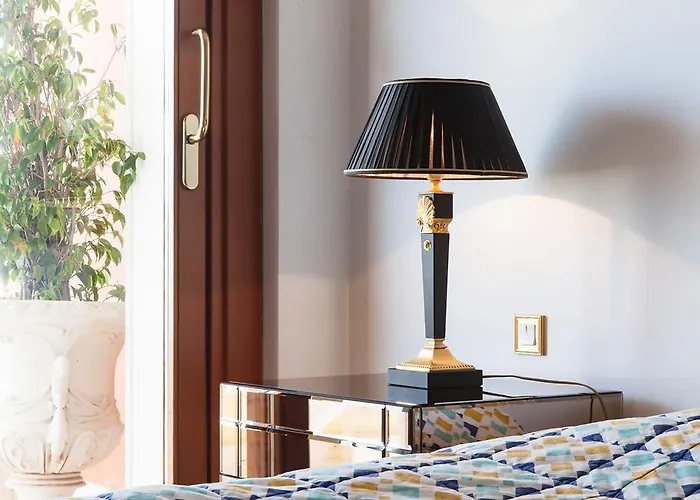 Sunny Panoramic Balcony إز