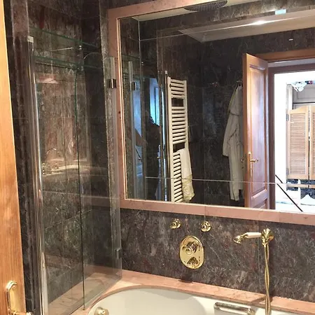 Sunny Panoramic Balcony Апартаменты Эз