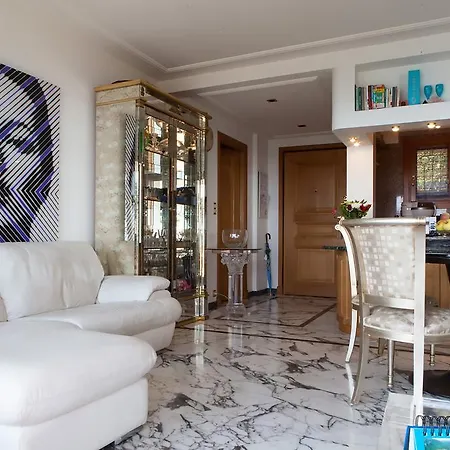 Sunny Panoramic Balcony Апартаменты