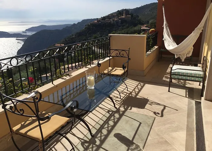 Apartment Sunny Panoramic Balcony
