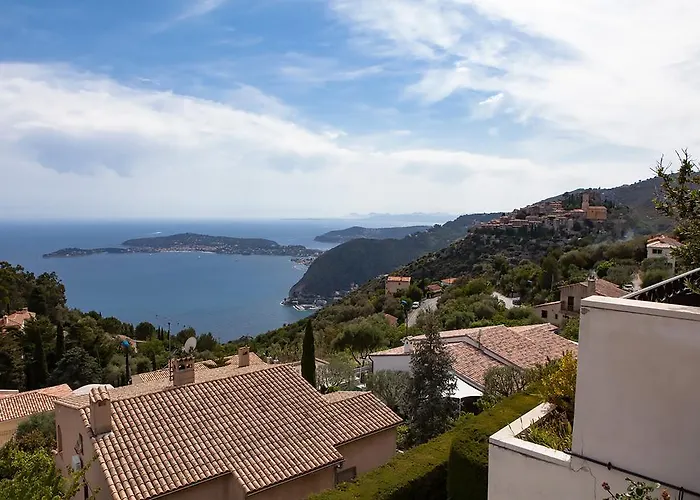 Sunny Panoramic Balcony Apartment Eze