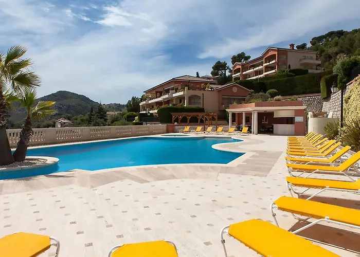 Sunny Panoramic Balcony Apartment